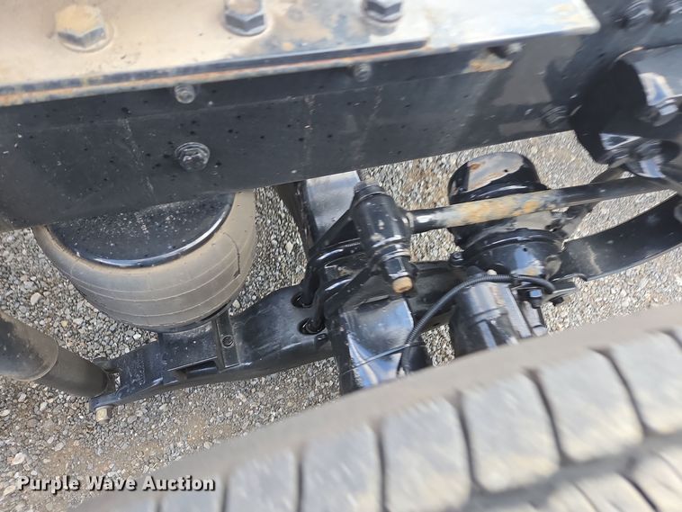 image for item EI4128 2021 Kenworth T680 semi truck