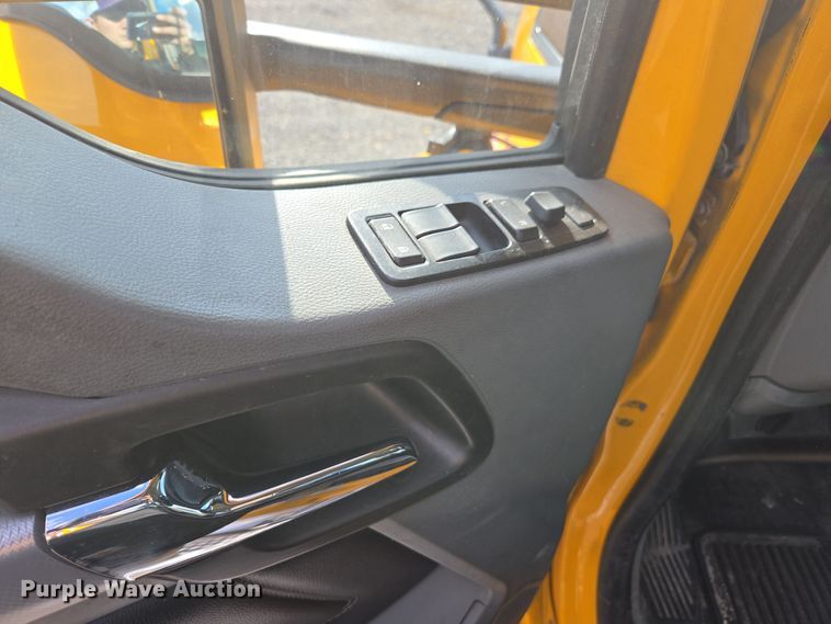 image for item EI4128 2021 Kenworth T680 semi truck