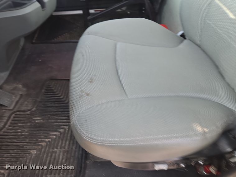 image for item EI4128 2021 Kenworth T680 semi truck