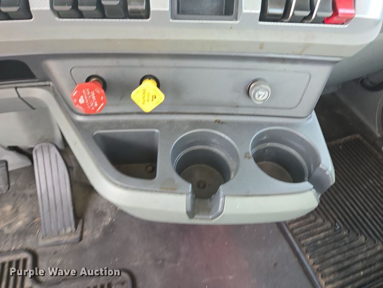 image for item EI4128 2021 Kenworth T680 semi truck