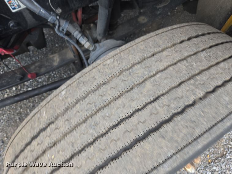 image for item EI4128 2021 Kenworth T680 semi truck