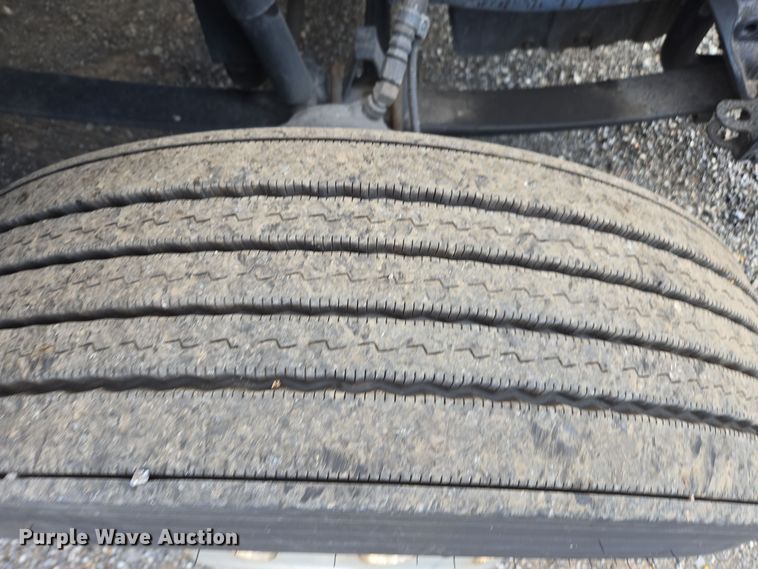 image for item EI4128 2021 Kenworth T680 semi truck