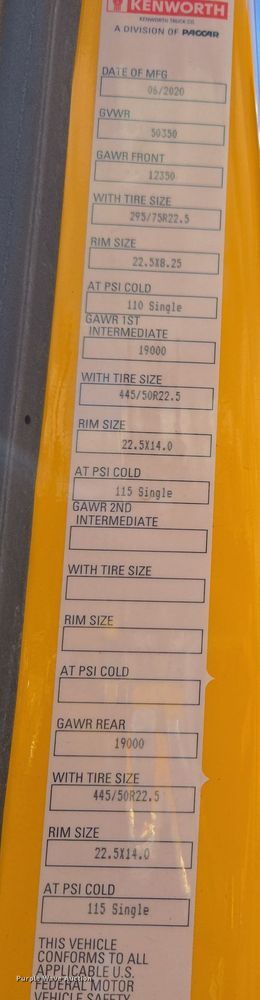 image for item EI4128 2021 Kenworth T680 semi truck