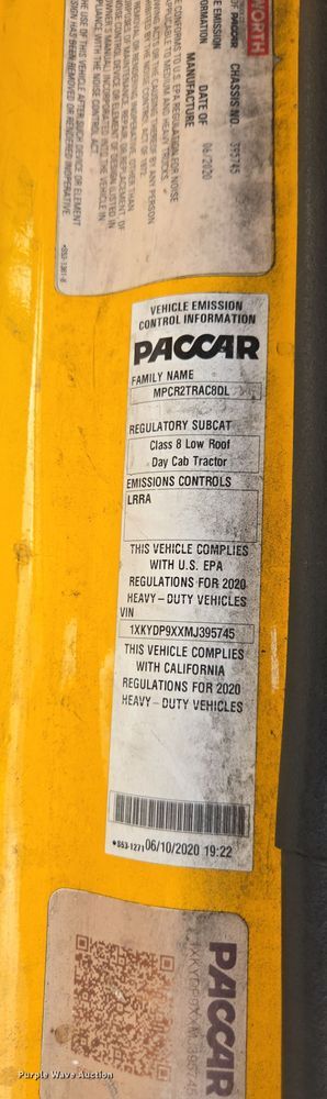 image for item EI4128 2021 Kenworth T680 semi truck