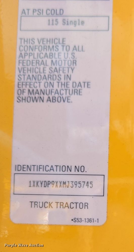 image for item EI4128 2021 Kenworth T680 semi truck