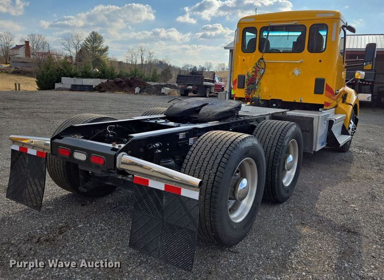 image for item EI4129 2020 Kenworth T680 semi truck