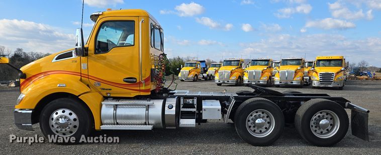 image for item EI4129 2020 Kenworth T680 semi truck