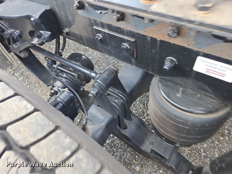 image for item EI4129 2020 Kenworth T680 semi truck