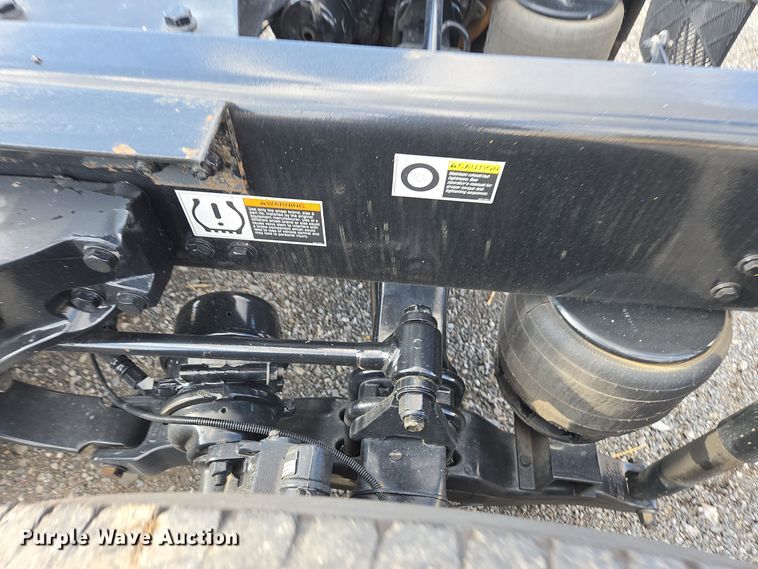 image for item EI4129 2020 Kenworth T680 semi truck