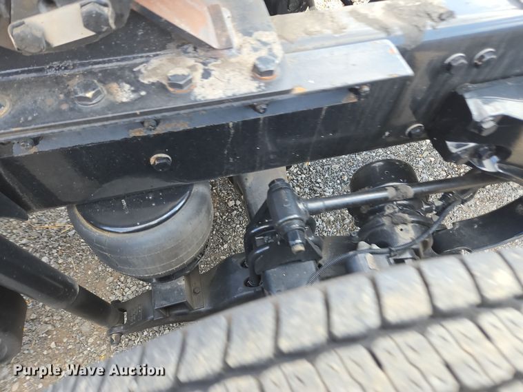 image for item EI4129 2020 Kenworth T680 semi truck