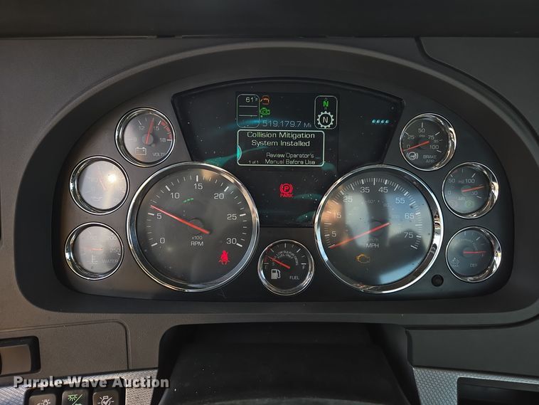 image for item EI4129 2020 Kenworth T680 semi truck