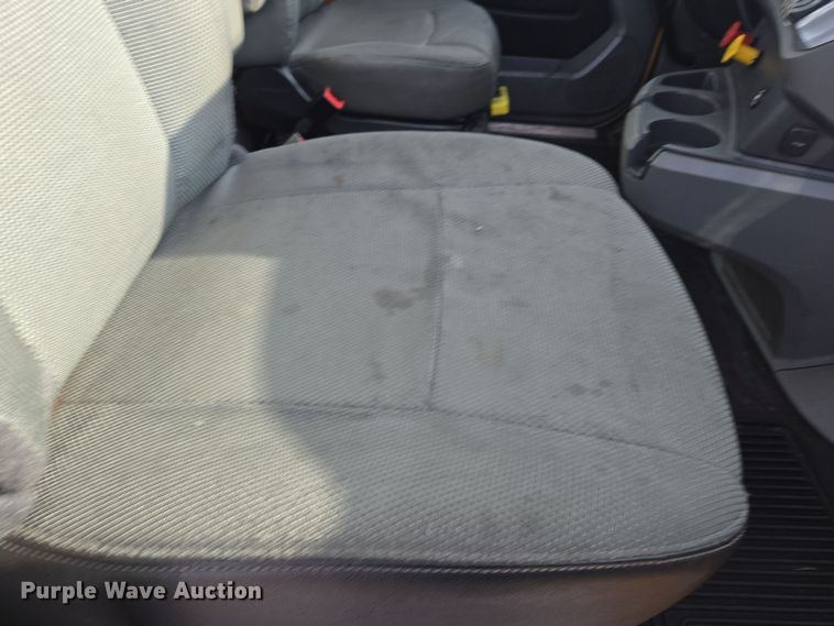 image for item EI4129 2020 Kenworth T680 semi truck