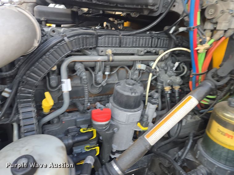 image for item EI4129 2020 Kenworth T680 semi truck