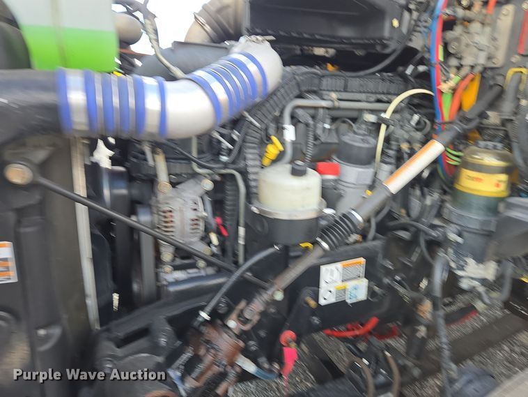 image for item EI4129 2020 Kenworth T680 semi truck