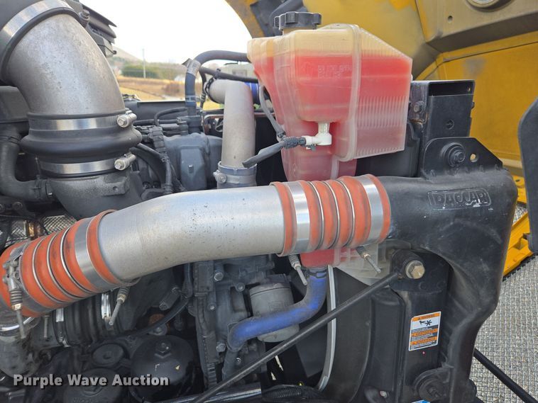 image for item EI4129 2020 Kenworth T680 semi truck