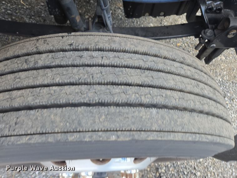 image for item EI4129 2020 Kenworth T680 semi truck