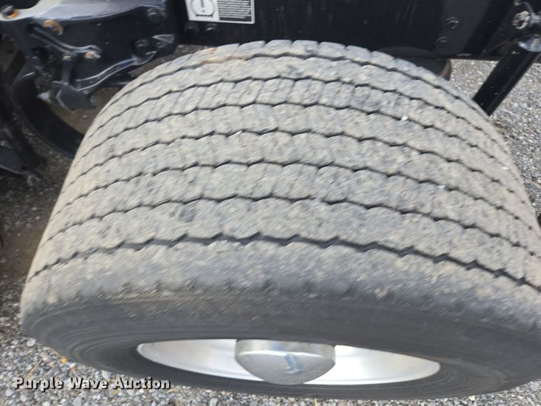 image for item EI4129 2020 Kenworth T680 semi truck