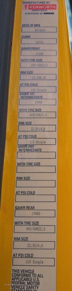 image for item EI4129 2020 Kenworth T680 semi truck