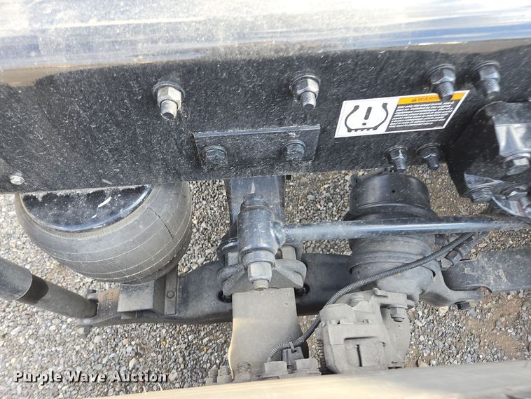 image for item EI4130 2022 Kenworth T680 semi truck