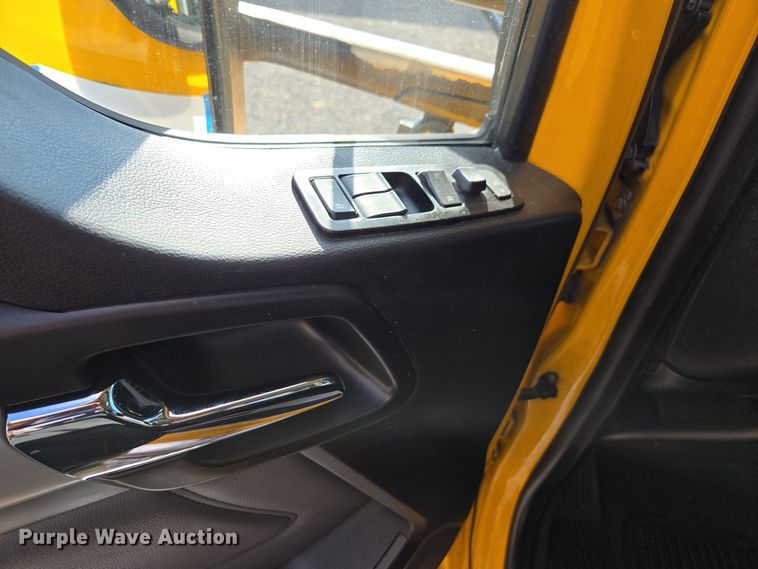 image for item EI4130 2022 Kenworth T680 semi truck