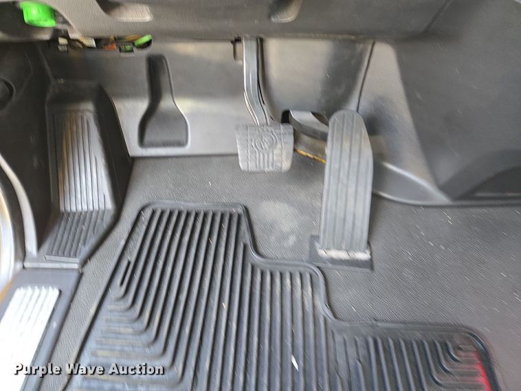 image for item EI4130 2022 Kenworth T680 semi truck