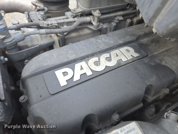 image for item EI4130 2022 Kenworth T680 semi truck