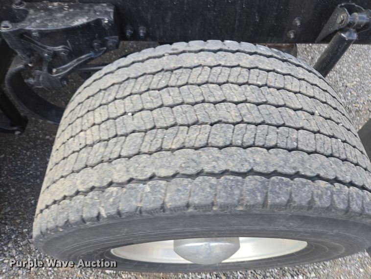 image for item EI4130 2022 Kenworth T680 semi truck