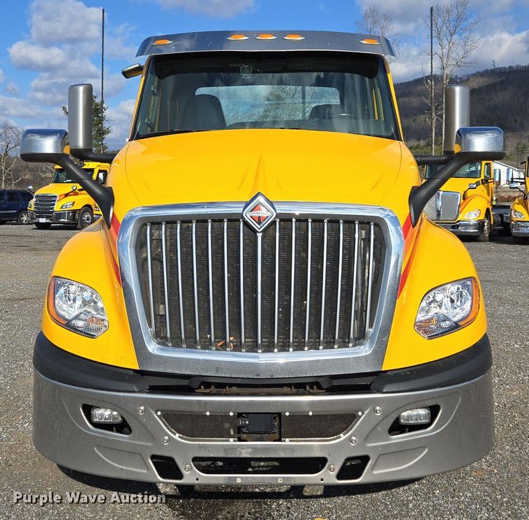 image for item EI4131 2021 International LT625 semi truck