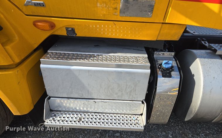 image for item EI4131 2021 International LT625 semi truck