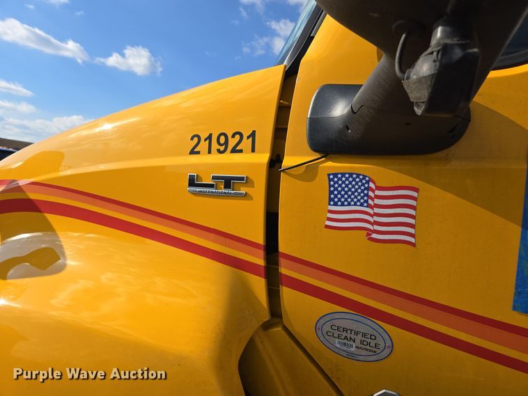 image for item EI4131 2021 International LT625 semi truck