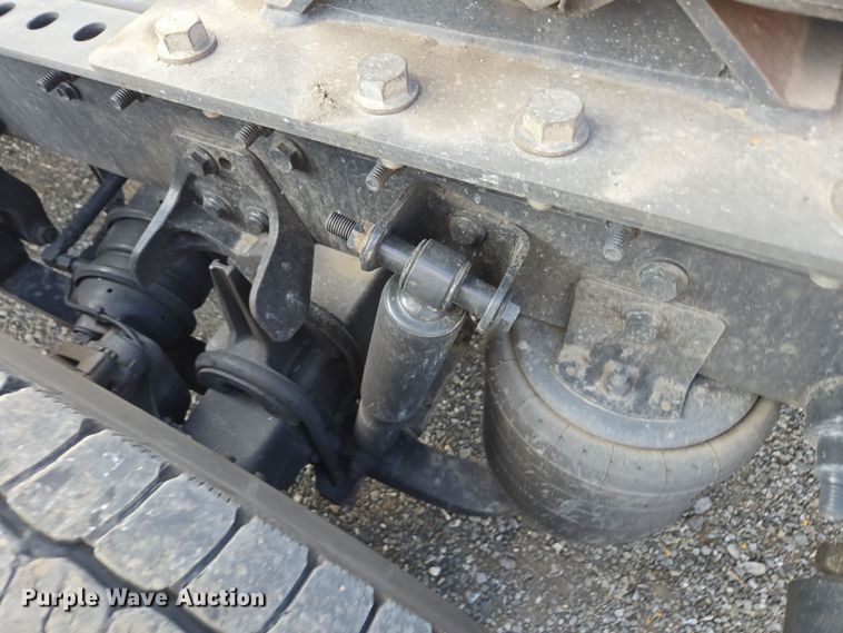 image for item EI4131 2021 International LT625 semi truck