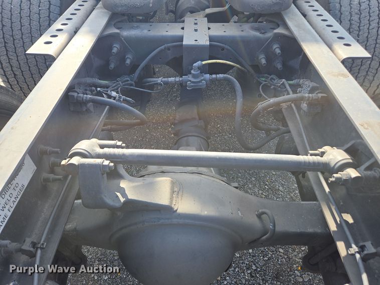 image for item EI4131 2021 International LT625 semi truck