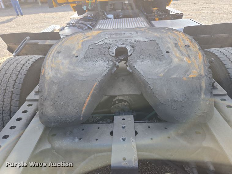 image for item EI4131 2021 International LT625 semi truck