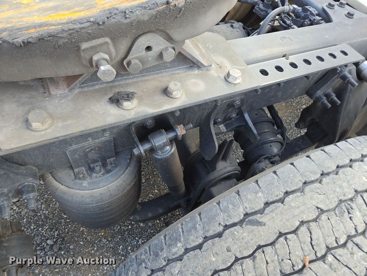 image for item EI4131 2021 International LT625 semi truck