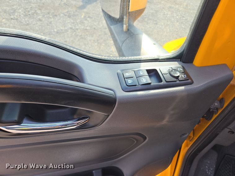 image for item EI4131 2021 International LT625 semi truck