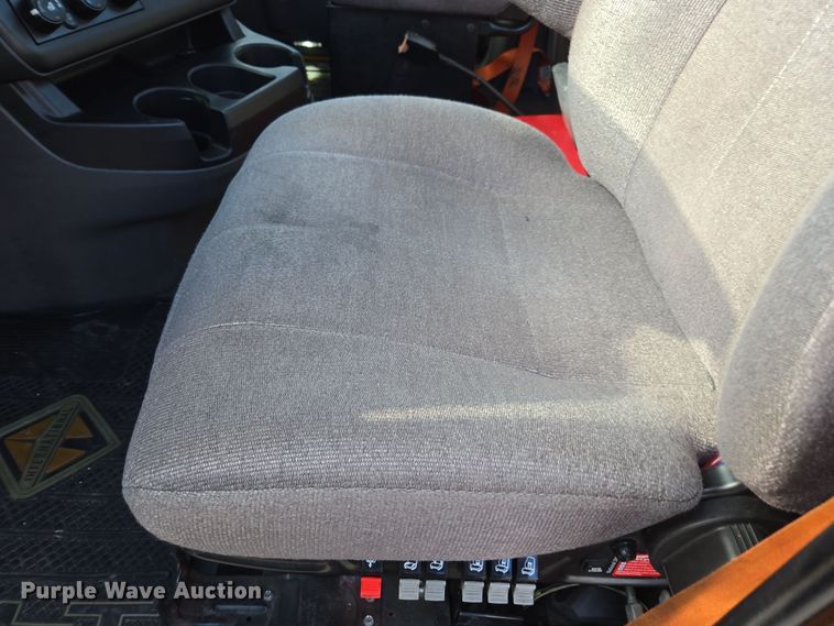 image for item EI4131 2021 International LT625 semi truck