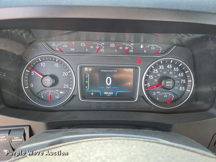 image for item EI4131 2021 International LT625 semi truck