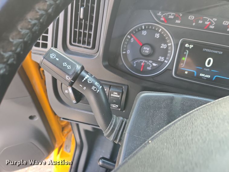 image for item EI4131 2021 International LT625 semi truck