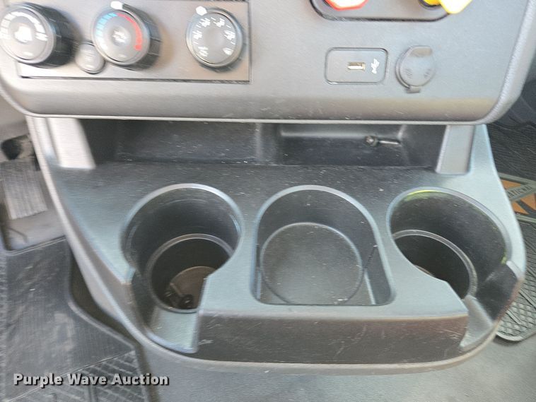 image for item EI4131 2021 International LT625 semi truck