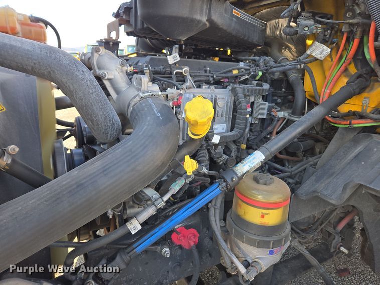 image for item EI4131 2021 International LT625 semi truck