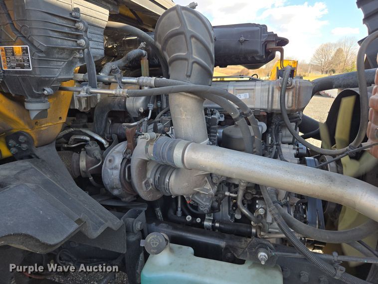 image for item EI4131 2021 International LT625 semi truck