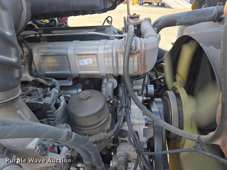 image for item EI4131 2021 International LT625 semi truck