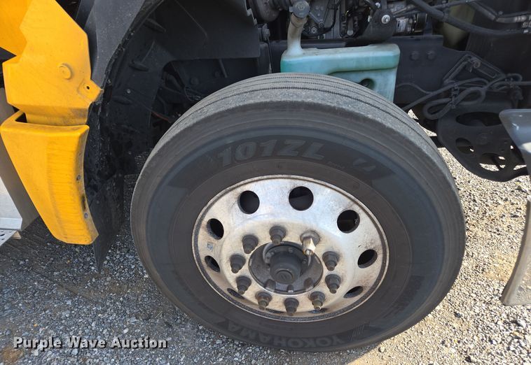 image for item EI4131 2021 International LT625 semi truck