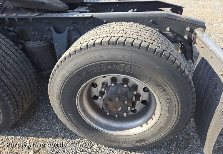 image for item EI4131 2021 International LT625 semi truck