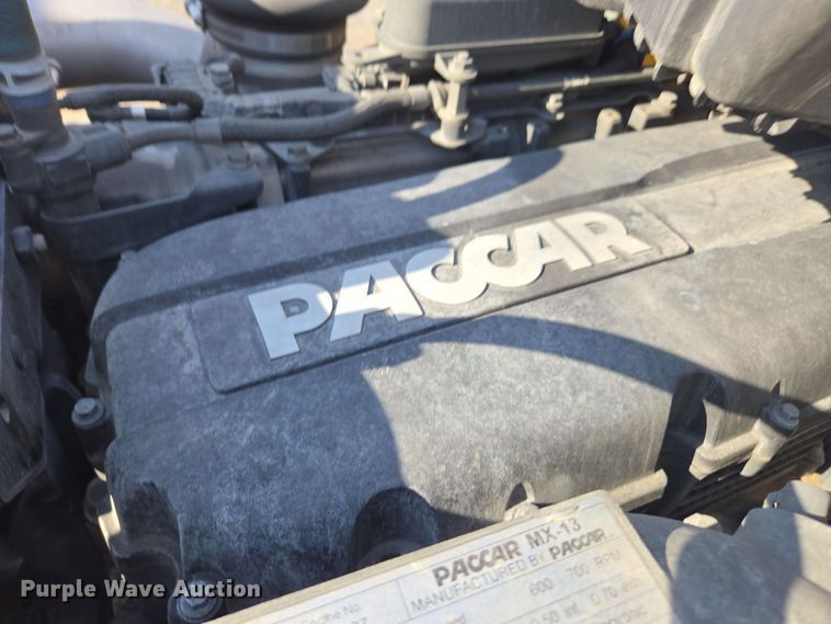 image for item EI4132 2022 Kenworth T680 semi truck