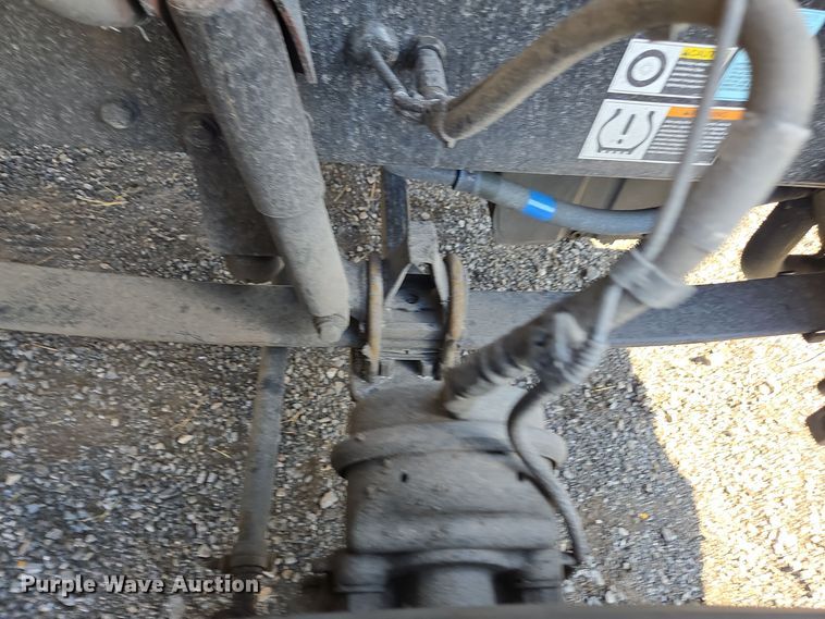 image for item EI4132 2022 Kenworth T680 semi truck