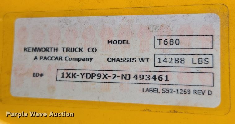 image for item EI4132 2022 Kenworth T680 semi truck