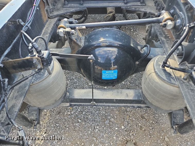 image for item EI4133 2021 Kenworth T680 semi truck