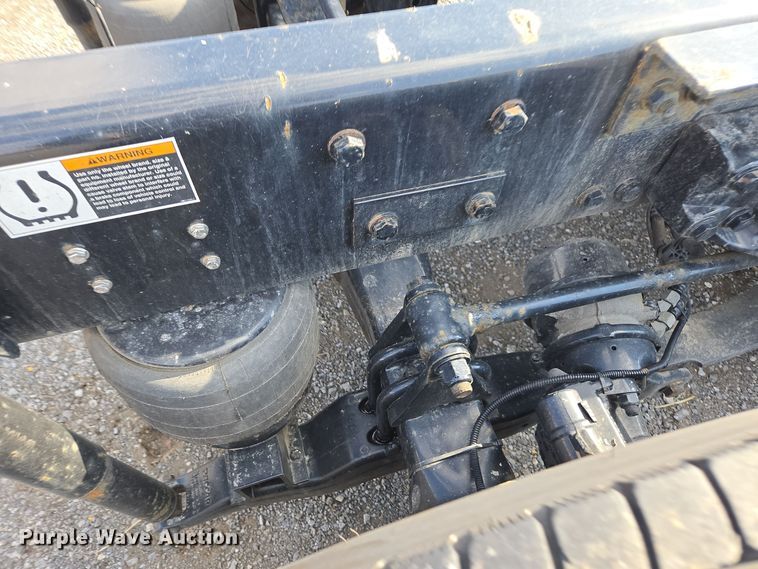 image for item EI4133 2021 Kenworth T680 semi truck