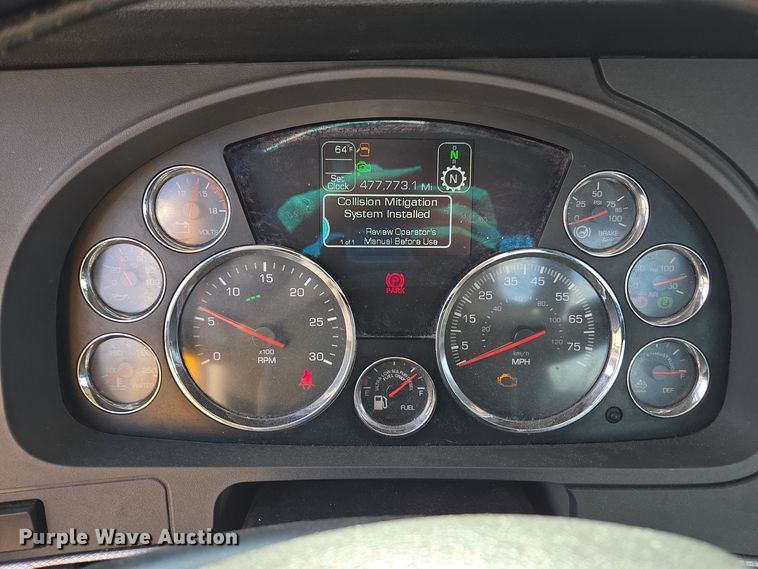 image for item EI4133 2021 Kenworth T680 semi truck